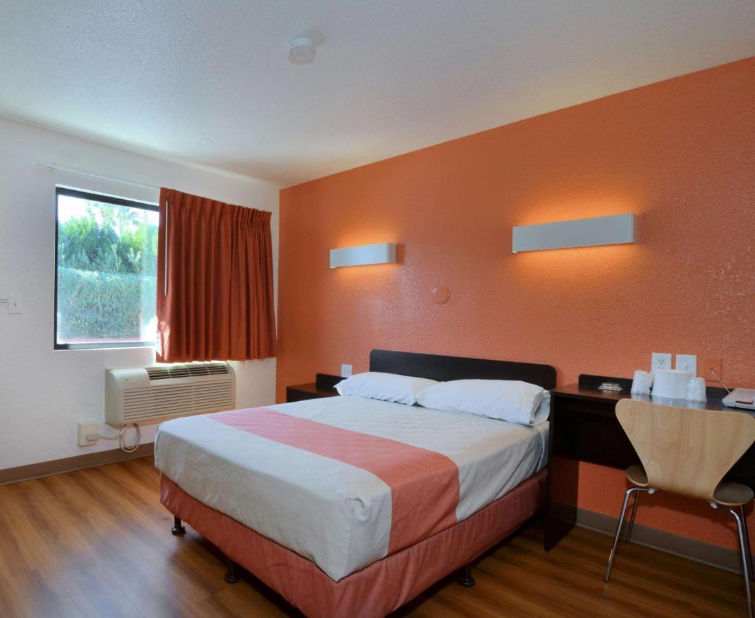 6-laredo, Tx - South Hotel 2*