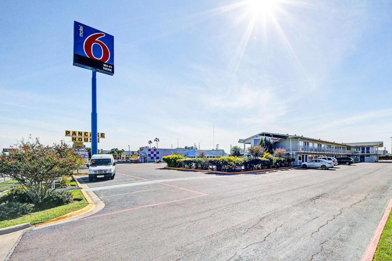Hotel 6-laredo, Tx - South 2*
